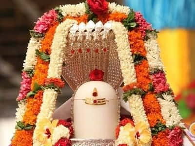 Offer Flowers To God